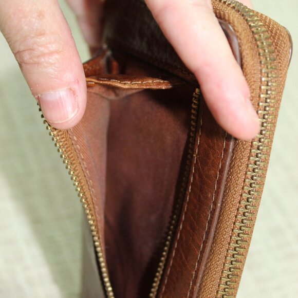Fossil Leather Brown and Black Wallet - Picture 3 of 7